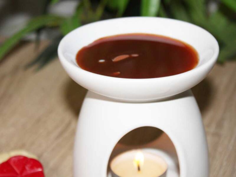 Aromatherapie mit Wachs und ätherischen Ölen