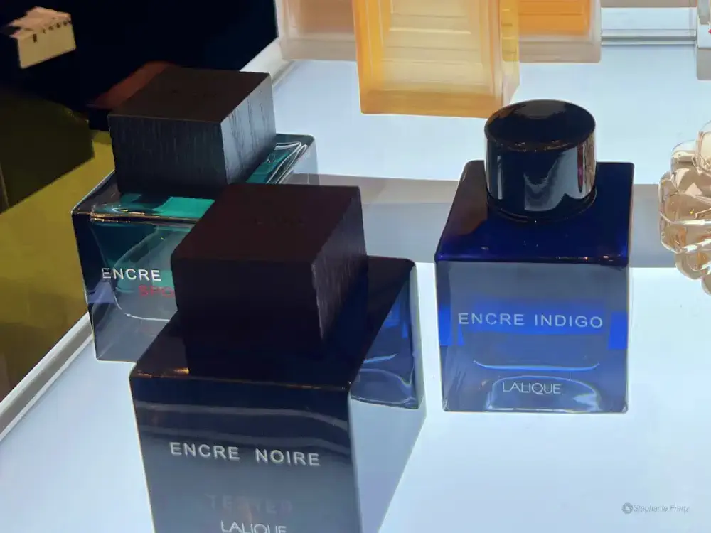 Holziges Parfum mit Vétiver: Lalique Encre Noire